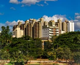 Imagem de um dia bonito e ensolarado em Campinas, SP