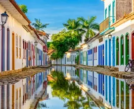 Imagem de um dia bonito e ensolarado em Paraty