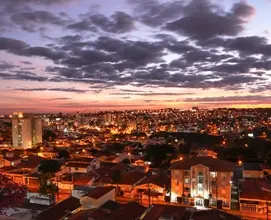 Imagem de um dia bonito e ensolarado em São Carlos, SP