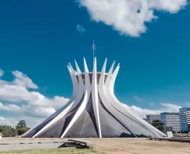 Imagem de um dia bonito e ensolarado em Brasília, DF